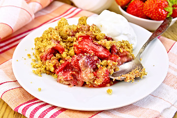 Image showing Crumble strawberry in plate on napkin