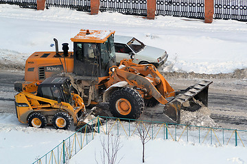 Image showing Cleaning of snow by means of special equipment.