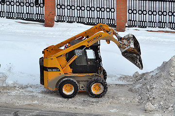 Image showing Cleaning of snow by means of special equipment.