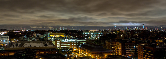 Image showing Manhattan skyline at night