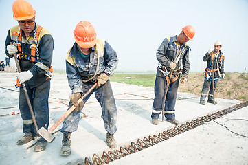 Image showing Builders mount bridge span