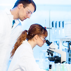 Image showing Health care professionals in lab.