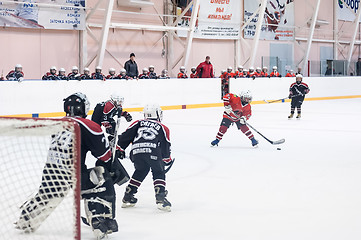 Image showing Children hockey. Attack of gate