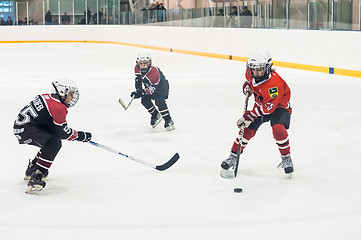 Image showing Game of children ice-hockey teams