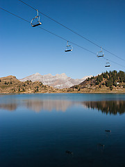 Image showing Cable Car over Lake