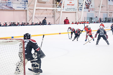 Image showing Attack in game between children ice-hockey teams