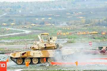 Image showing Tank T-90S moves after water ford