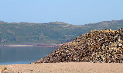 Image showing coast of Barents sea with bay