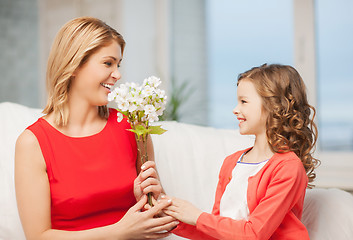 Image showing mother and daughter