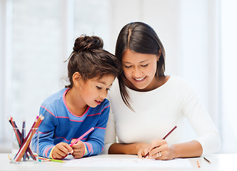 Image showing mother and daughter drawing