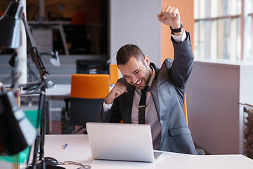 Image showing business man at the office