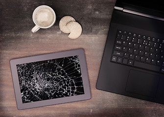 Image showing Tablet computer with broken glass