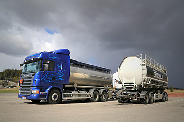 Image showing Scania R480 Tank Truck and a Trailer on a Yard