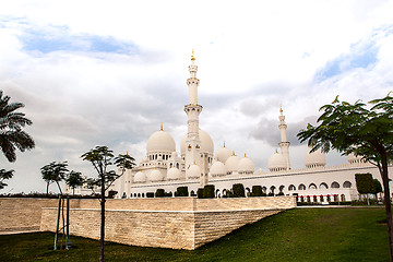 Image showing history heritage islamic monument mosque in abu dhabi