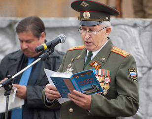 Image showing V. Klimov and Guards Colonel V. Kosarev