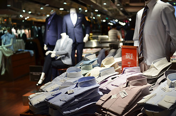 Image showing Retail shop that sell business suit