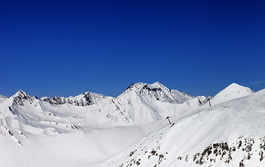 Image showing Off-piste slope and ropeway in nice sun day