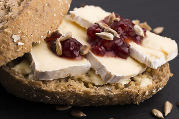 Image showing bread served with camembert and cranberry