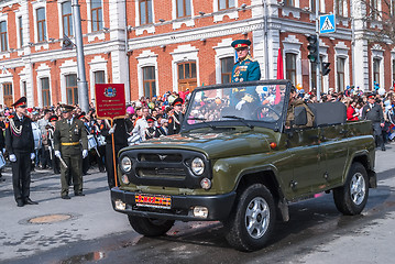 Image showing General on SUV on parade in Tyumen