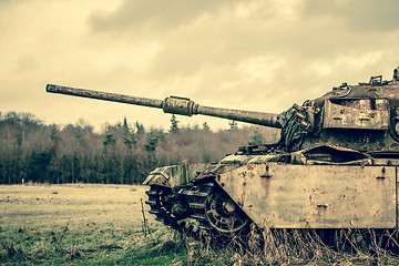 Image showing Big gun on a tank