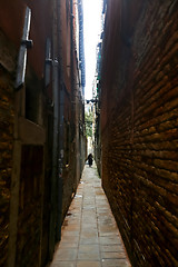 Image showing Narrow street in Venice 