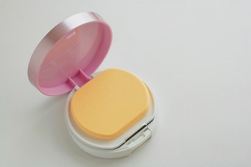 Image showing The facepowder, vanity case