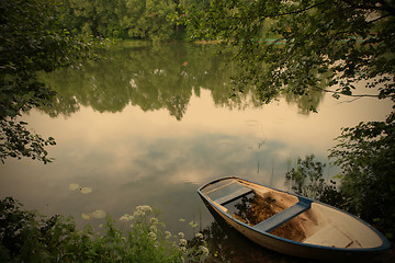 Image showing boat on the coast