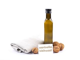 Image showing Walnut oil