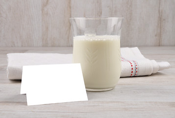 Image showing Milch im Glas