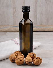 Image showing Walnut oil