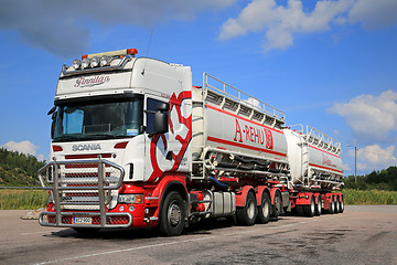 Image showing Scania R560 Tank Truck on a Parking Lot