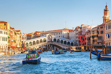 Image showing Rialto Bridge (Ponte Di Rialto) on a sunny day