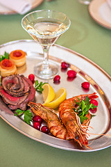 Image showing Grilled shrimps and beef meat 