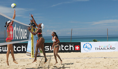 Image showing Cuban players compete in the quarter finals of the Swatch-FIVB W