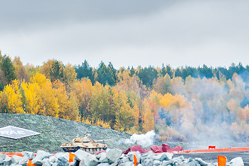 Image showing Tank T-90S shoots