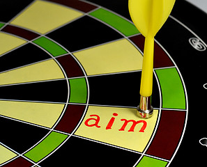 Image showing Aim darts