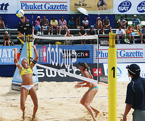 Image showing Quarter finals of the Swatch-FIVB Women's Beach Volleyball World