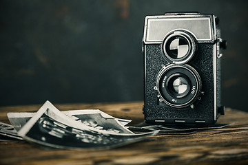 Image showing old camera and old pictures