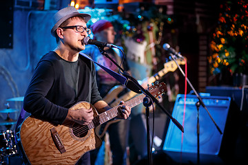 Image showing Band performs on stage