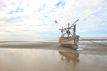 Image showing Fishing boat on the beach