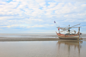 Image showing Fishing boat on the beach