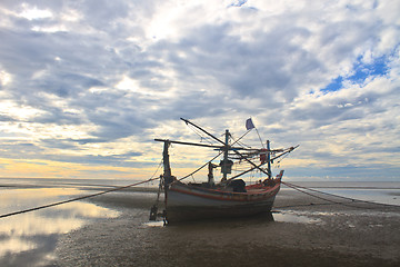 Image showing Fishing boat on the beach