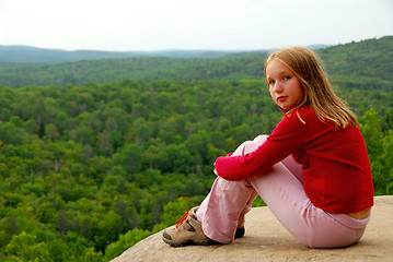 Image showing Girl edge cliff