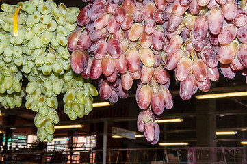 Image showing Selling grapes on the market