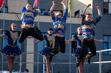 Image showing Young people perform folk dance