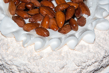 Image showing Sponge cake with almonds