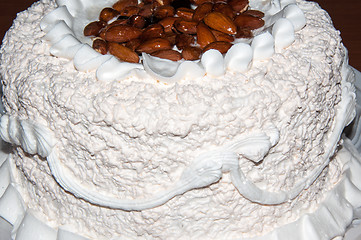 Image showing Sponge cake with almonds