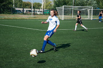 Image showing The girls play soccer