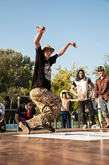 Image showing Artist break dance