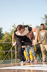 Image showing Artist break dance